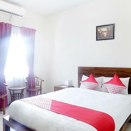 Oyo 627 Tirta Kencana Syariah Pekanbaru Exterior photo