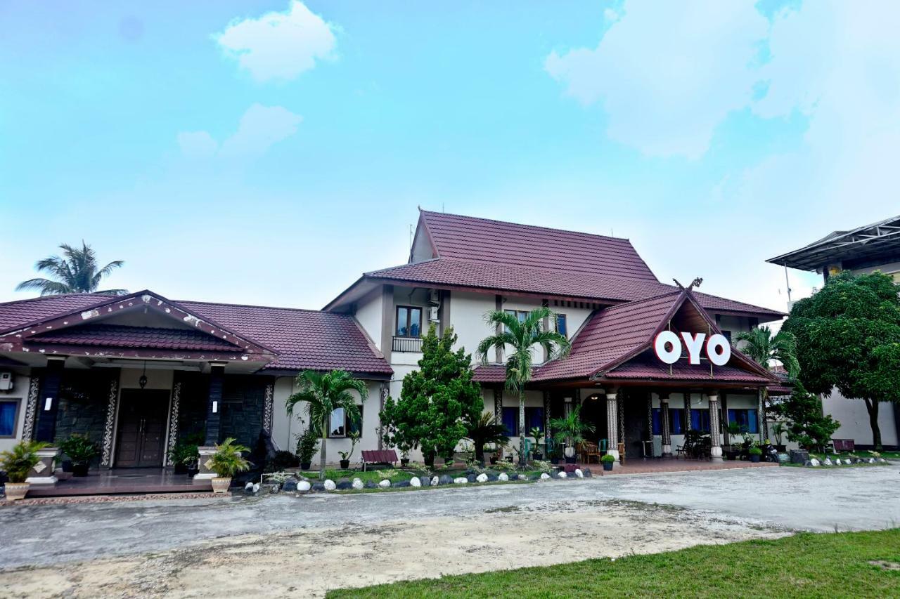 Oyo 627 Tirta Kencana Syariah Pekanbaru Exterior photo