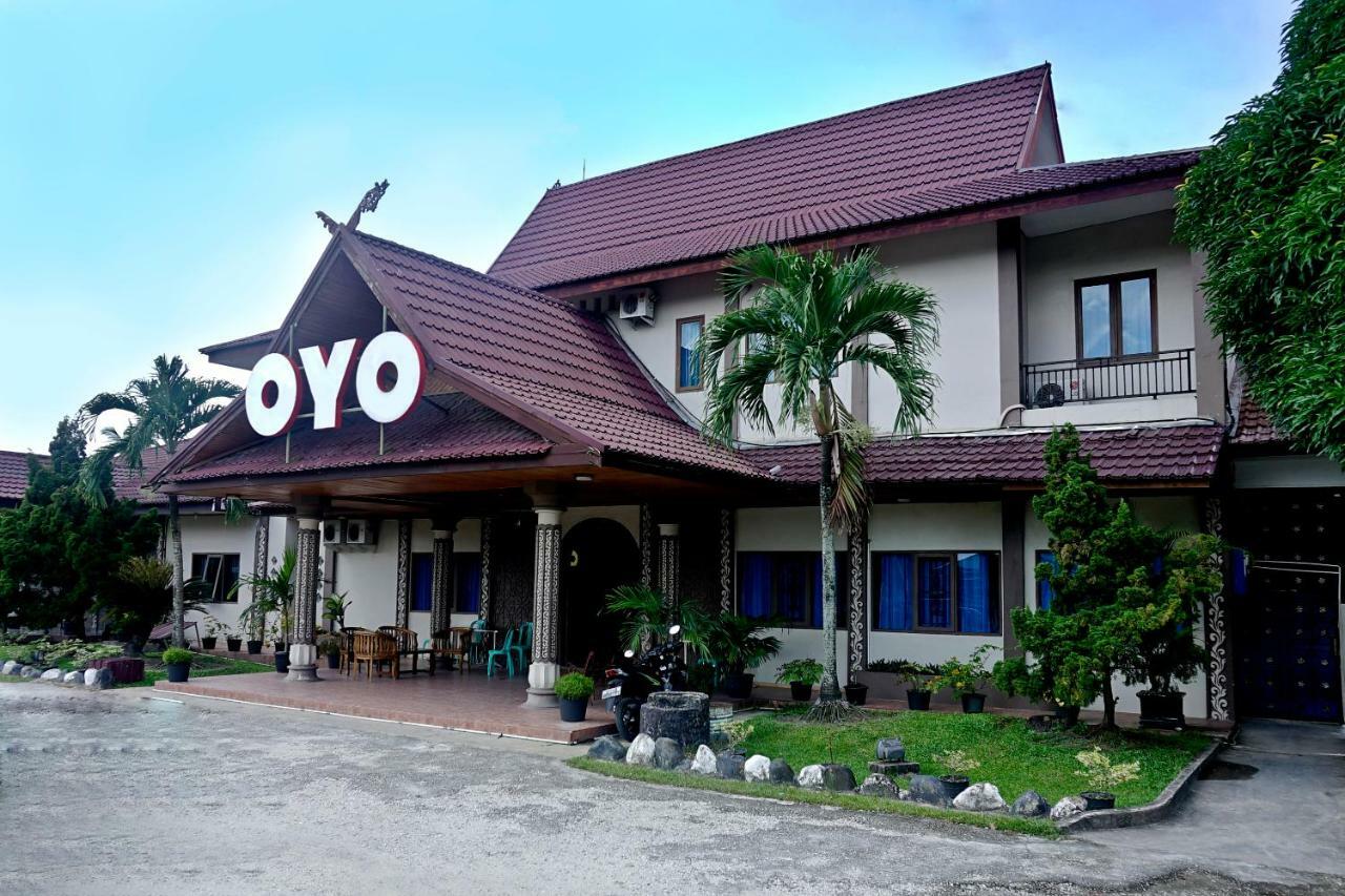 Oyo 627 Tirta Kencana Syariah Pekanbaru Exterior photo