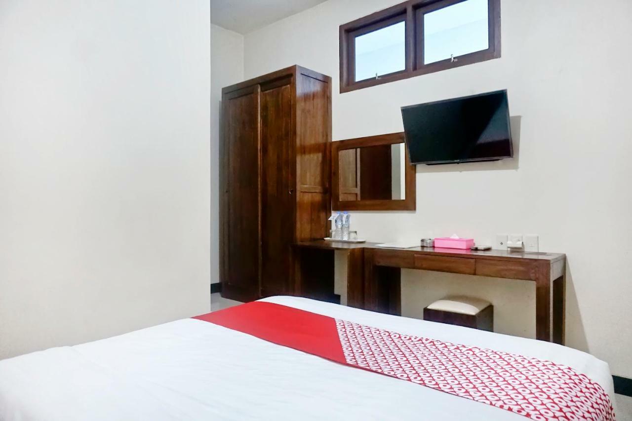 Oyo 627 Tirta Kencana Syariah Pekanbaru Exterior photo