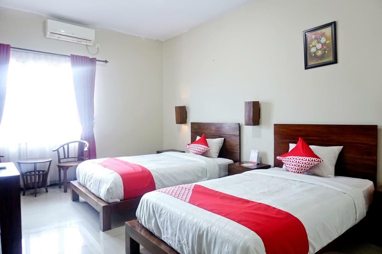 Oyo 627 Tirta Kencana Syariah Pekanbaru Exterior photo