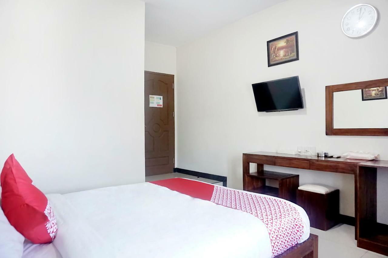 Oyo 627 Tirta Kencana Syariah Pekanbaru Exterior photo