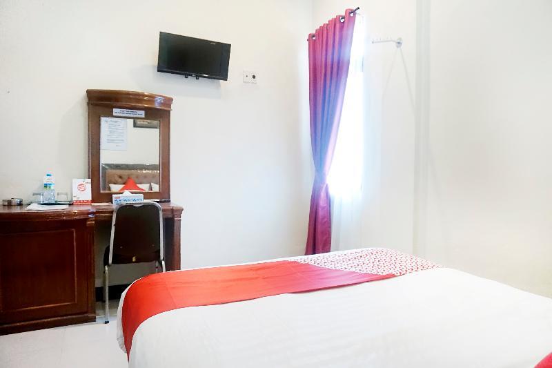 Oyo 627 Tirta Kencana Syariah Pekanbaru Exterior photo